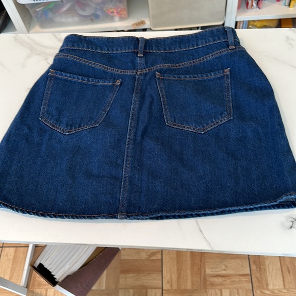 Old Navy denim mini skirt, size 8. - Picture 3 of 4